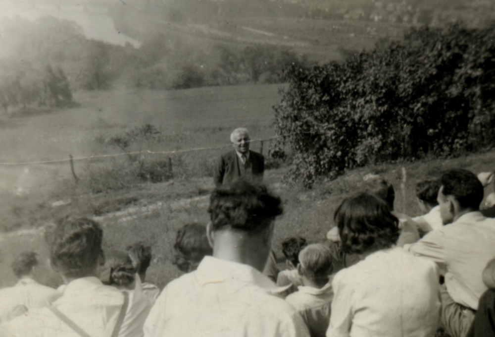 Peter%20Maurin%20speaking%20at%20retreat%2C%20Maryfarm%2C%20Easton%2C%20PA%2C%20September%201940%20CROP.jpg